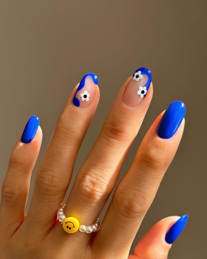 Deep Blue and White Flowers Nail Art
