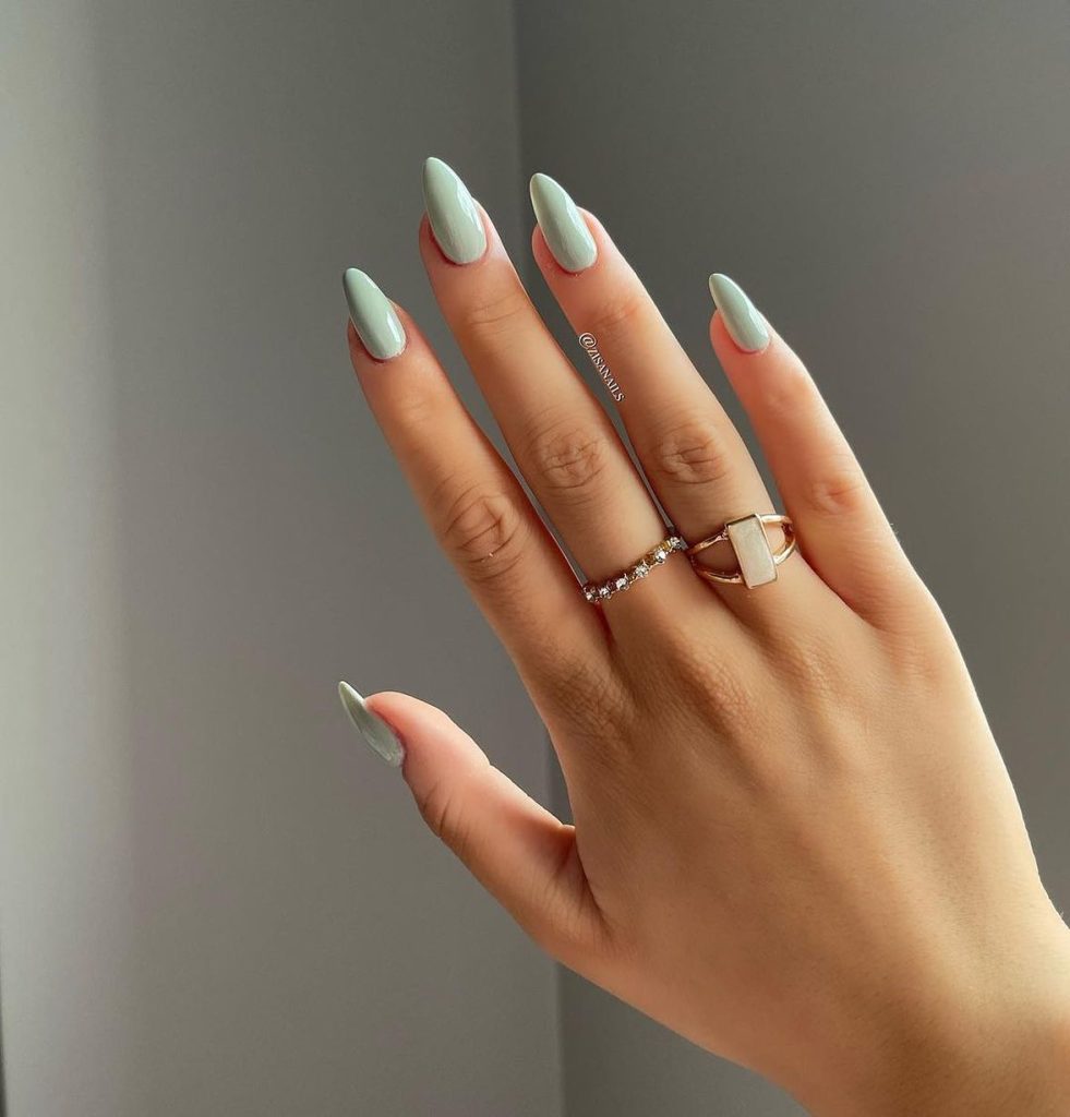 Mint Green Spring Nails