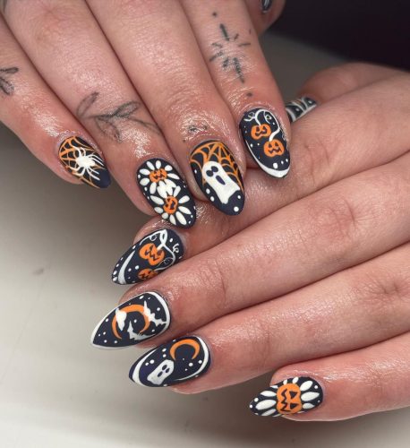 40+ Simply Adorable Halloween Nail Designs