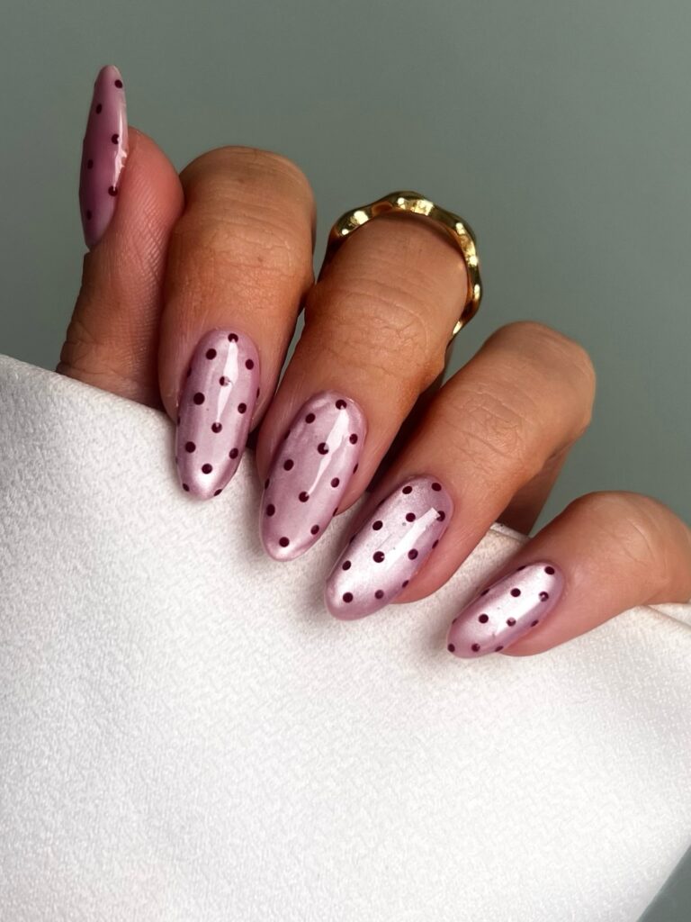 Cat eye nails