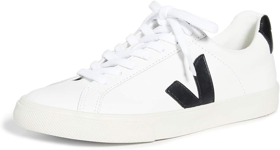 Wardrobe Staple White sneakers
