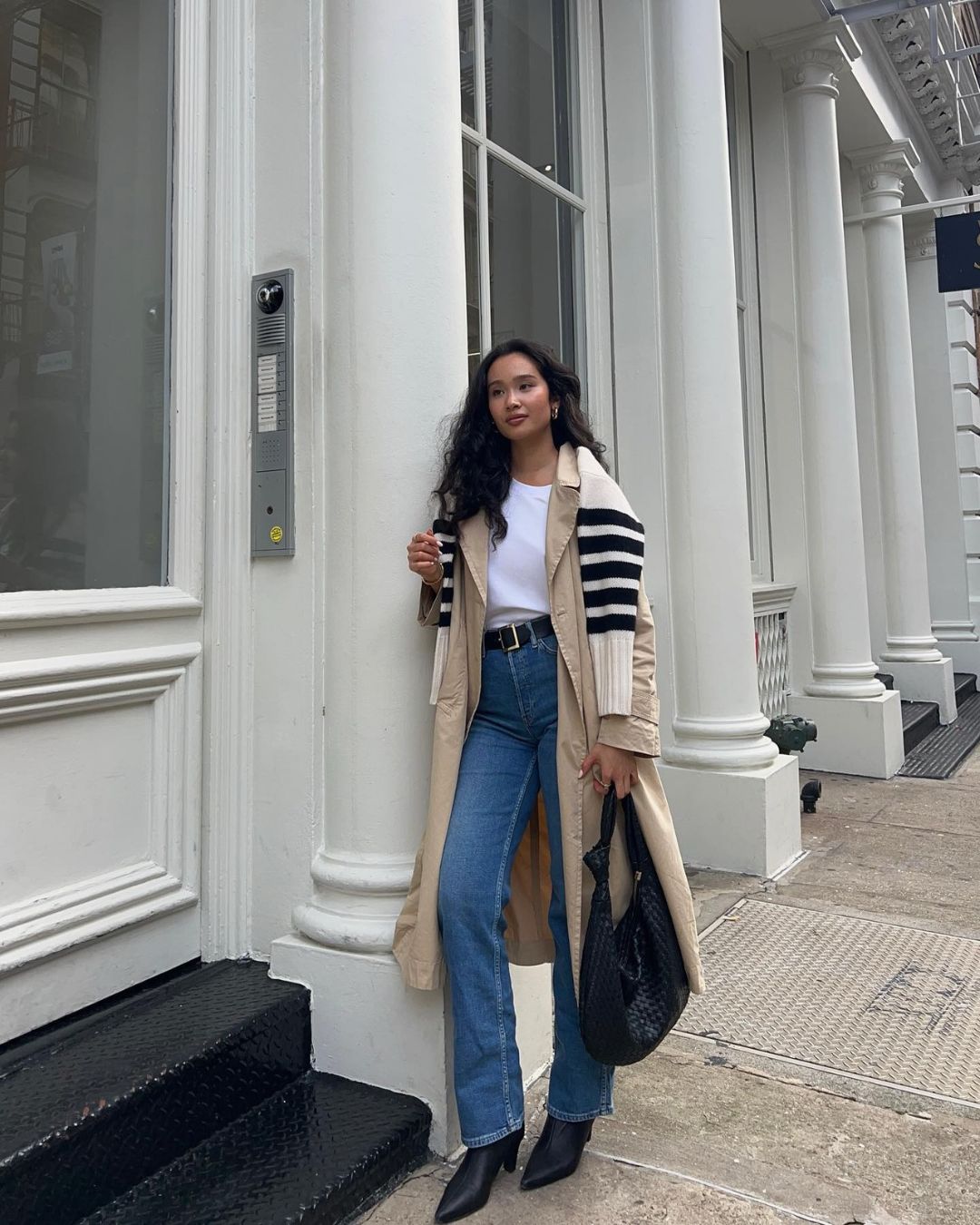 10 Easy Ways to Style a Trench Coat with Jeans